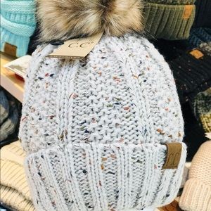 Cc Pom Pom hat